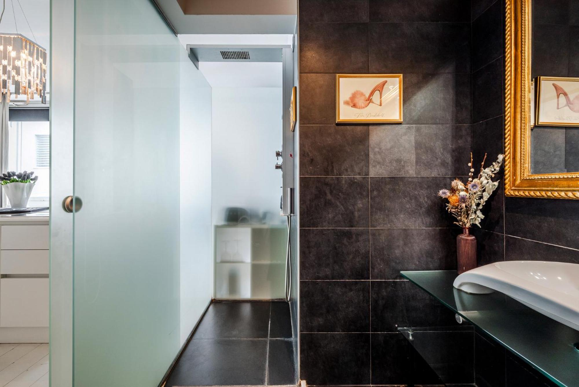 The Boutique Houses - Iconic Suite In Galleria Duomo With Private Parking Milán Exteriér fotografie