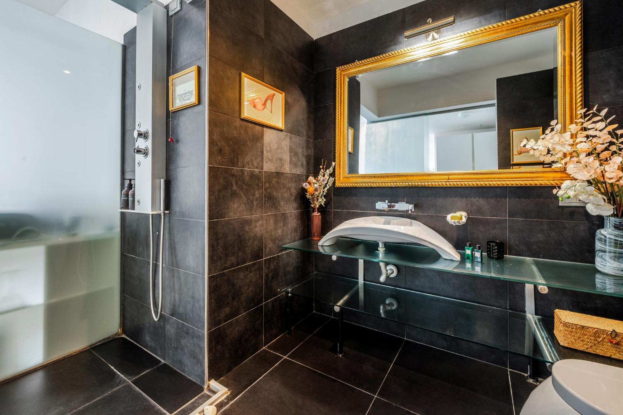 The Boutique Houses - Iconic Suite In Galleria Duomo With Private Parking Milán Exteriér fotografie
